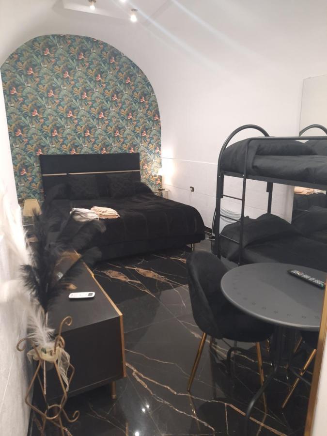 Casa Suite Del Cardinale เนเปิลส์ ภายนอก รูปภาพ